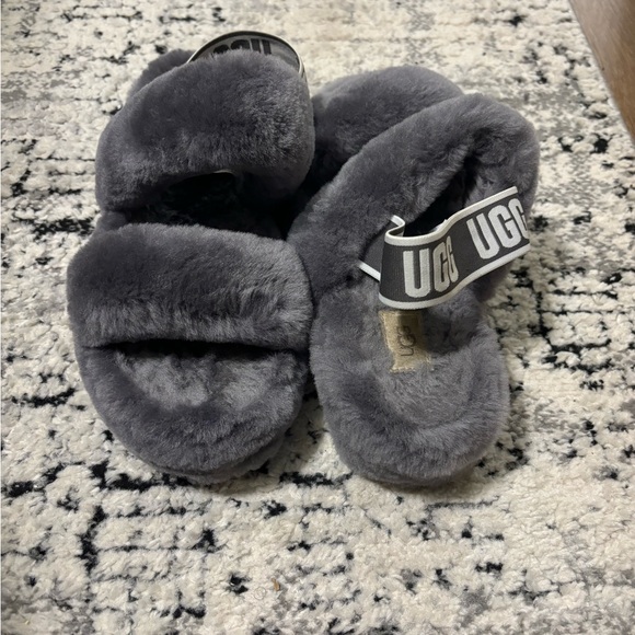 UGG Oh Yeah Slippers, Size Us 8 in Women. - Picture 3 of 3